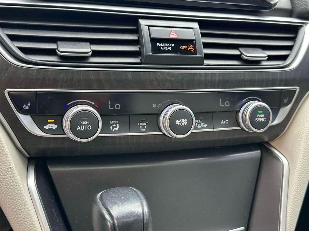 Used 2020 White Honda EX-L image 28