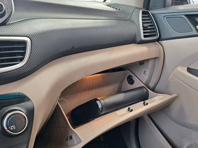 Used 2019 White Hyundai Value image 19