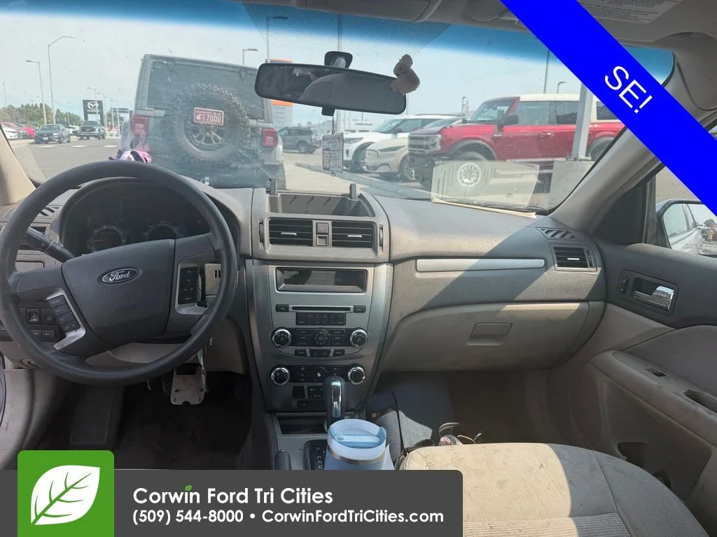 Used 2010 Brilliant Silver Metallic Ford SE image 9