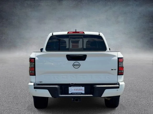 Used 2022 White Nissan SV image 3