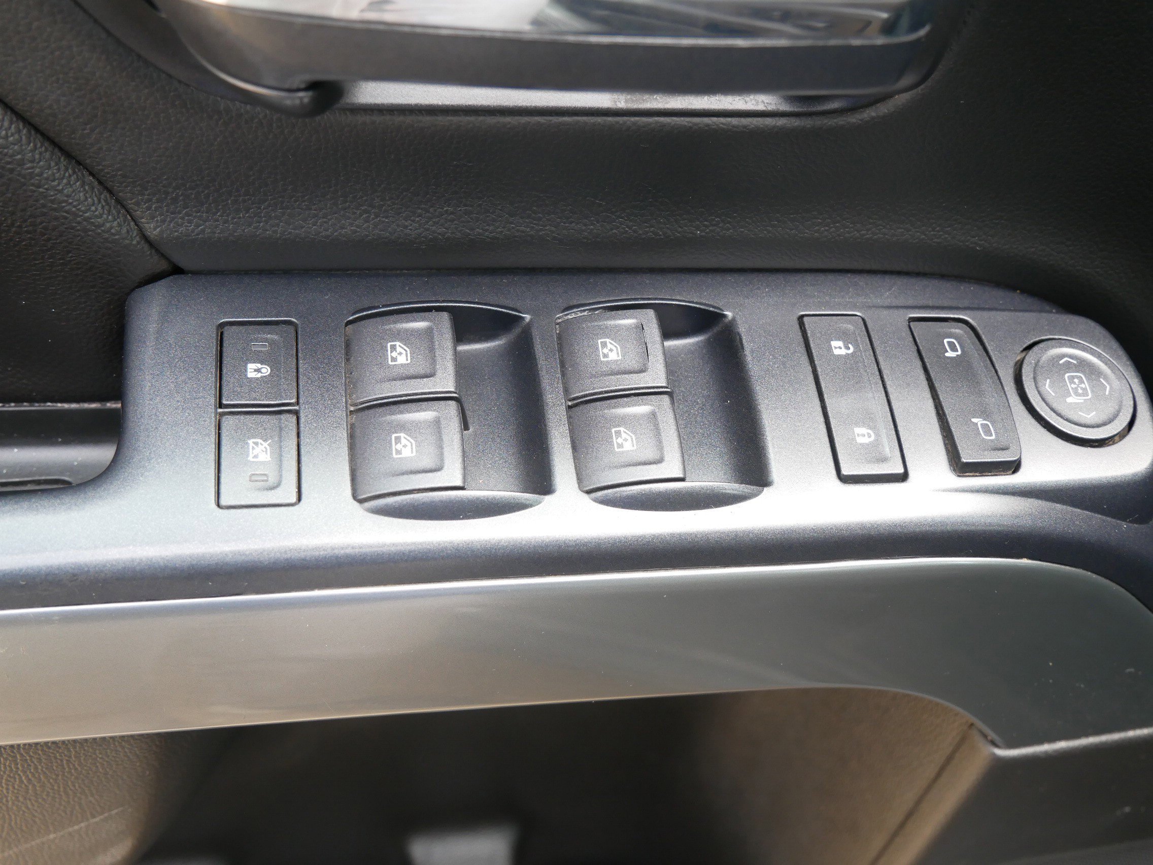 Used 2019 Graphite Metallic Chevrolet LT image 18
