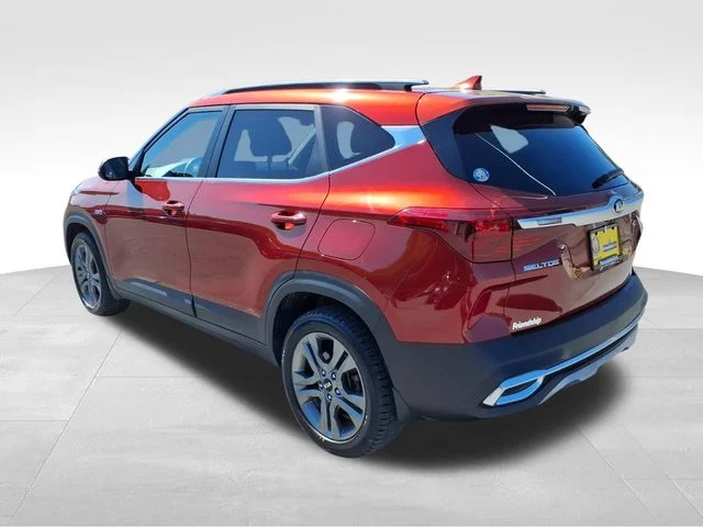 Used 2021 Orange Kia S image 6