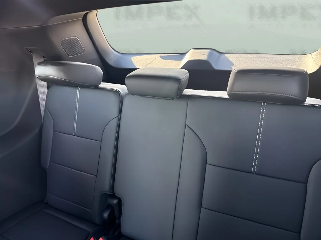 New 2027 Summit White GMC Elevation image 14