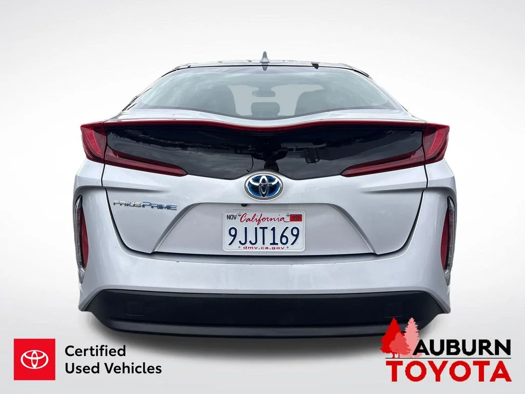 Certified Used 2020 Classic Silver Metallic Toyota LE image 7