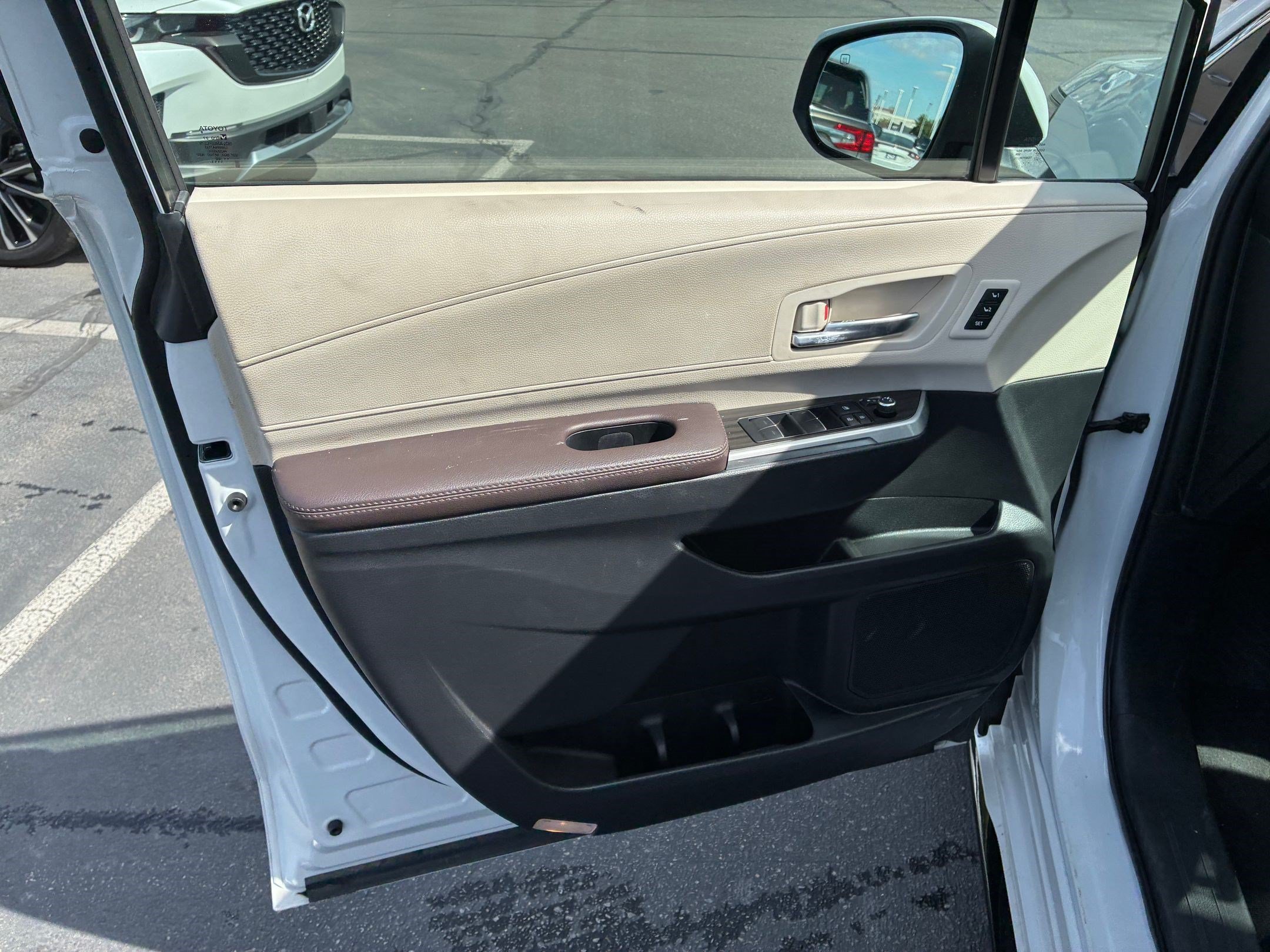 Used 2023 Ice Cap Toyota Platinum image 12