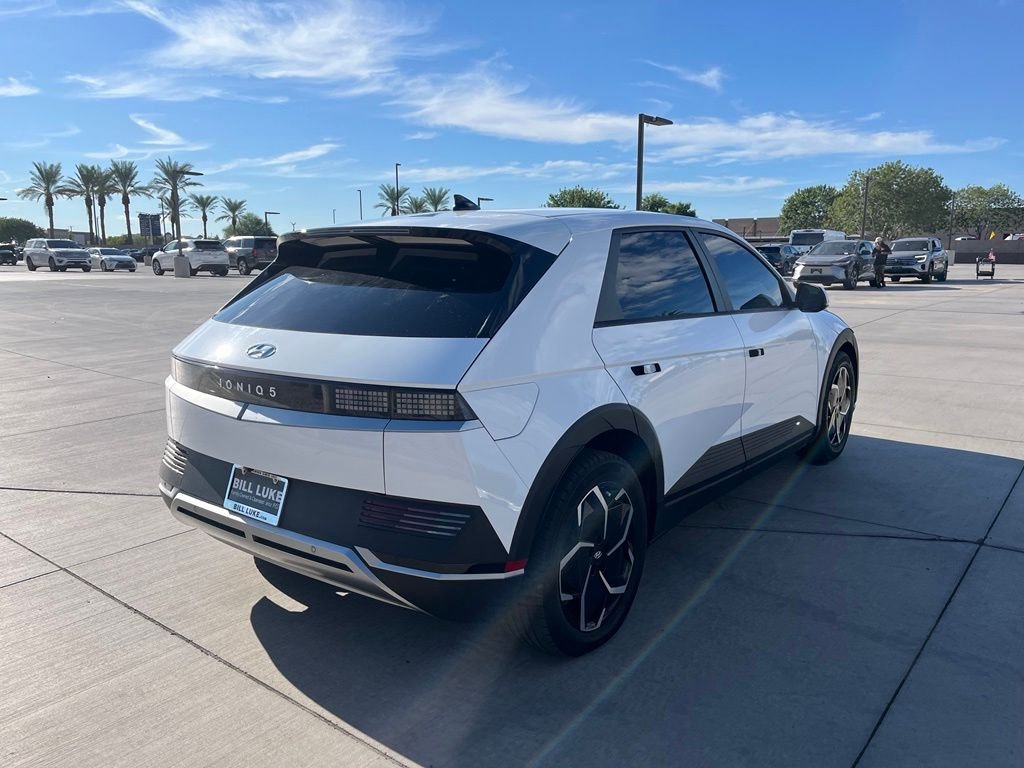 Used 2023 White Hyundai SEL image 6