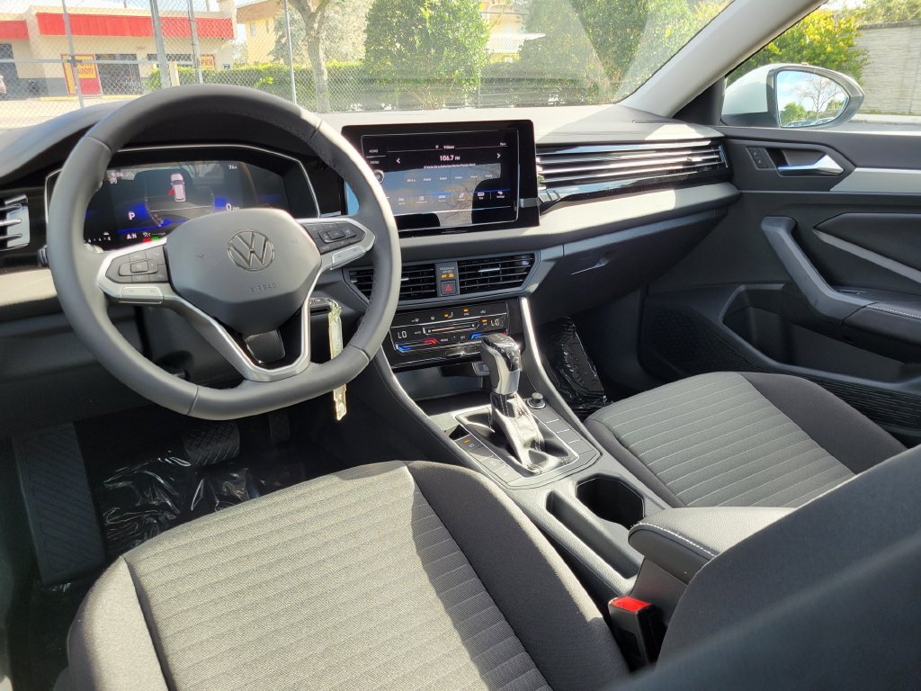 New 2027 White Volkswagen 1.5T S image 8