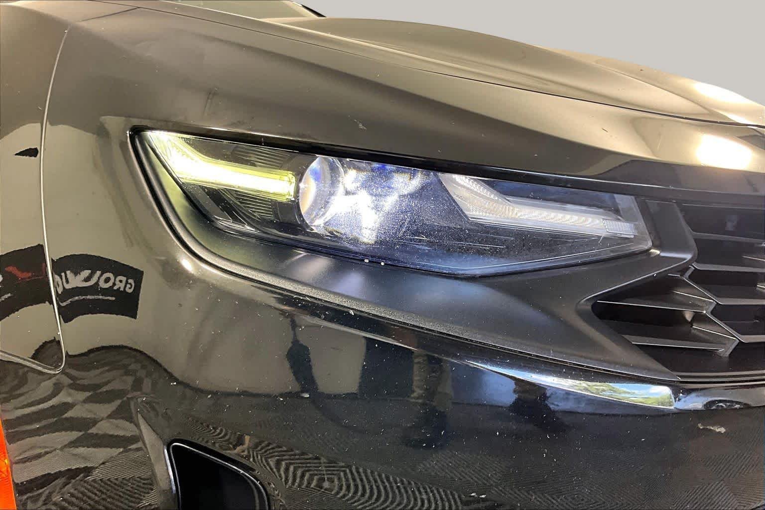 Used 2019 Black Chevrolet 1LT image 25