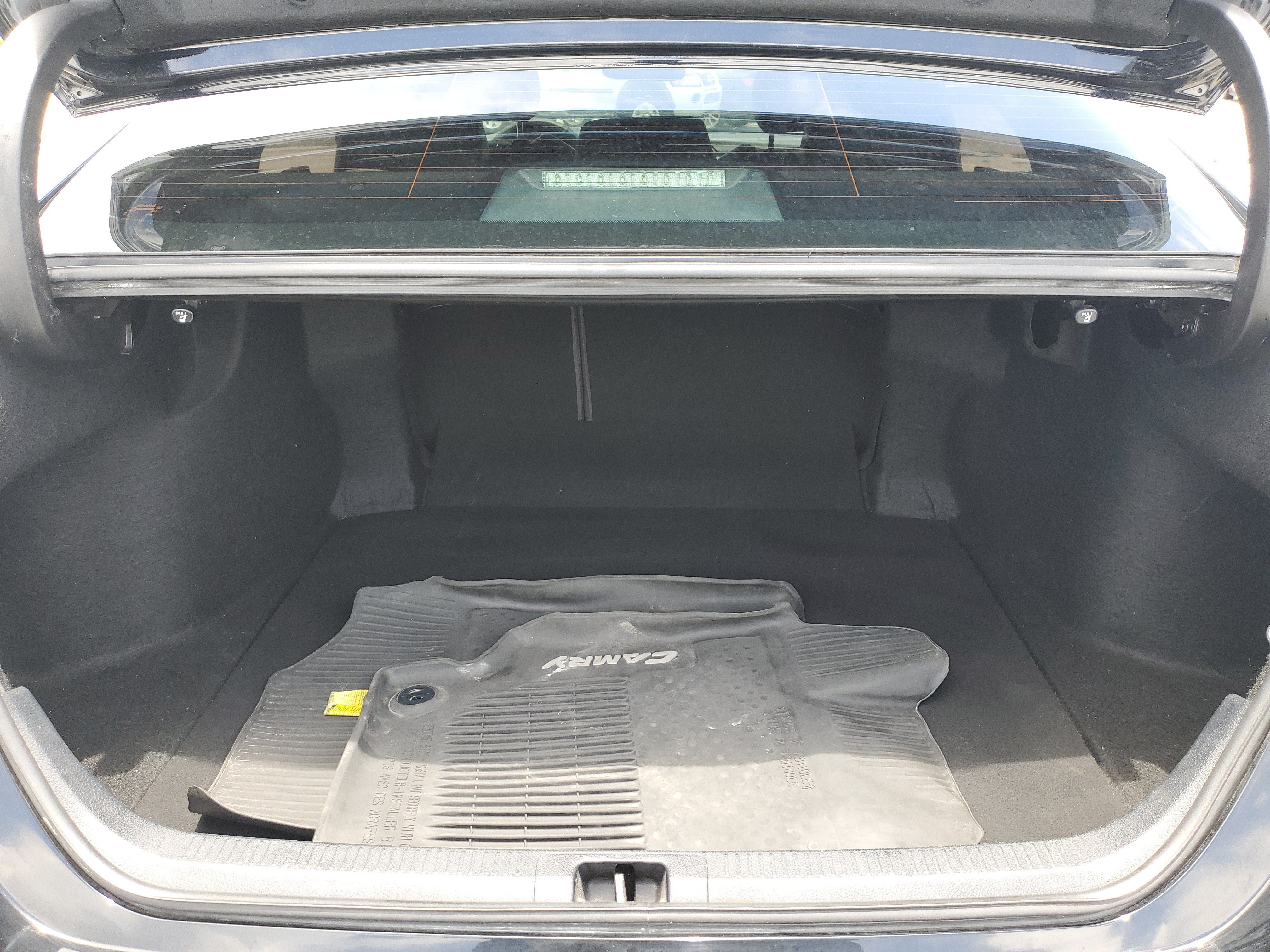 Used 2018 Midnight Black Metallic Toyota XLE image 9