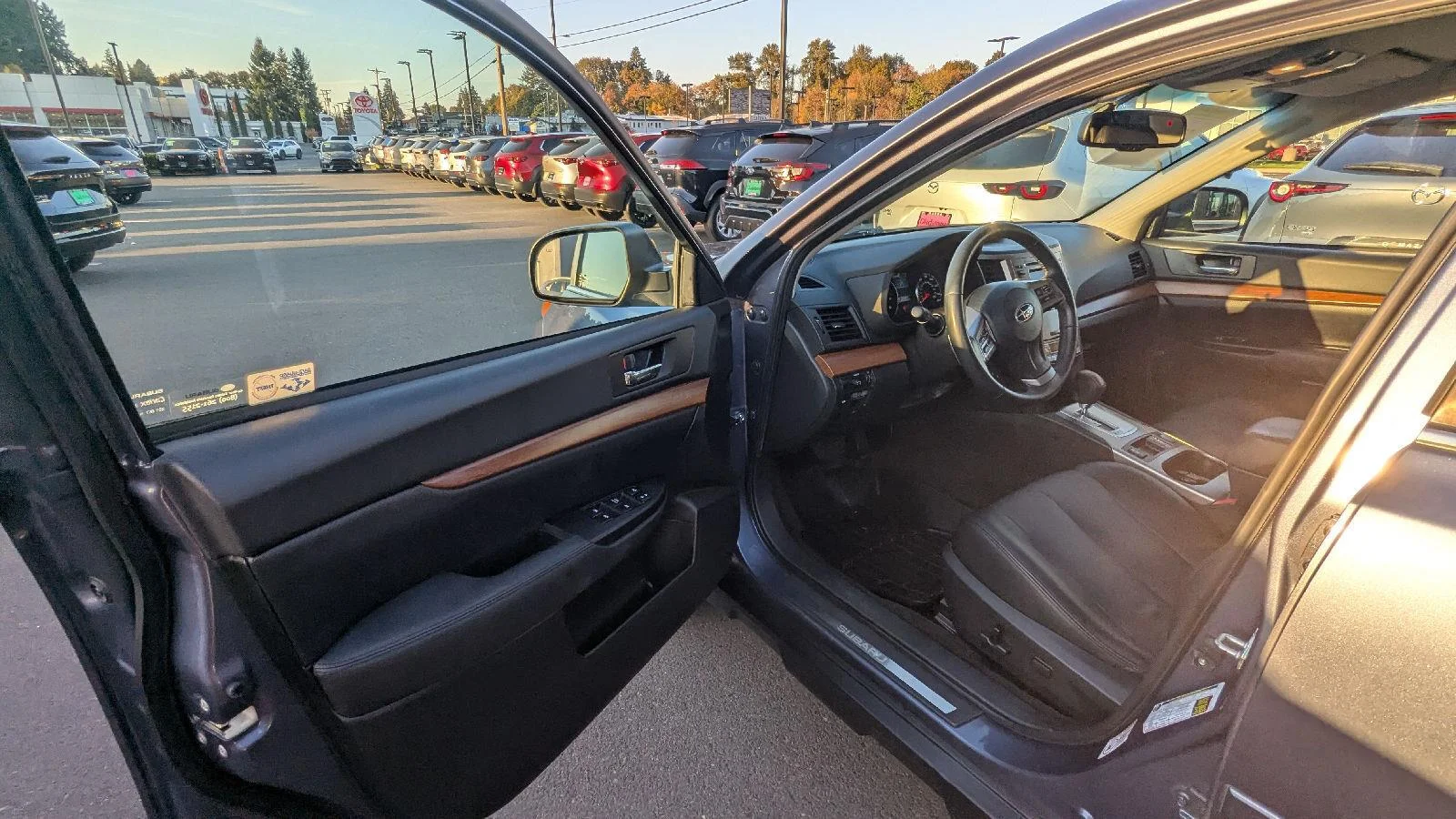 Used 2014 Twilight Blue Metallic Subaru 2.5i Limited image 15