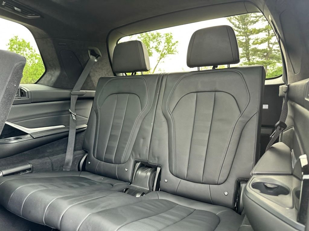 Used 2022 Phytonic Blue Metallic BMW xDrive40i image 22
