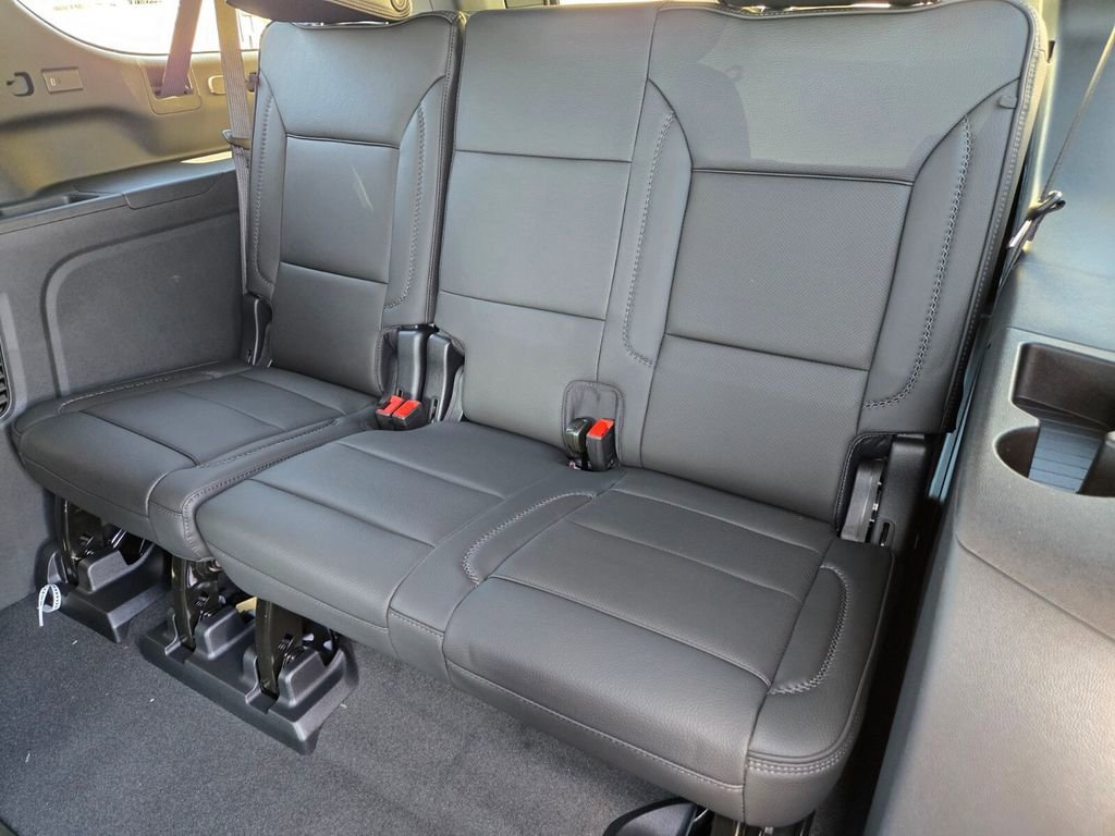 2026 GMC Yukon XL Denali - Photo 10