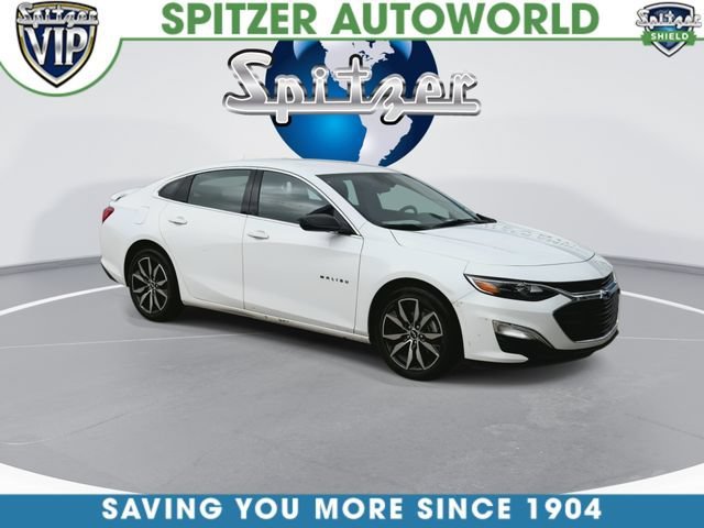 Used 2023 SUMMIT WHITE Chevrolet RS image 3