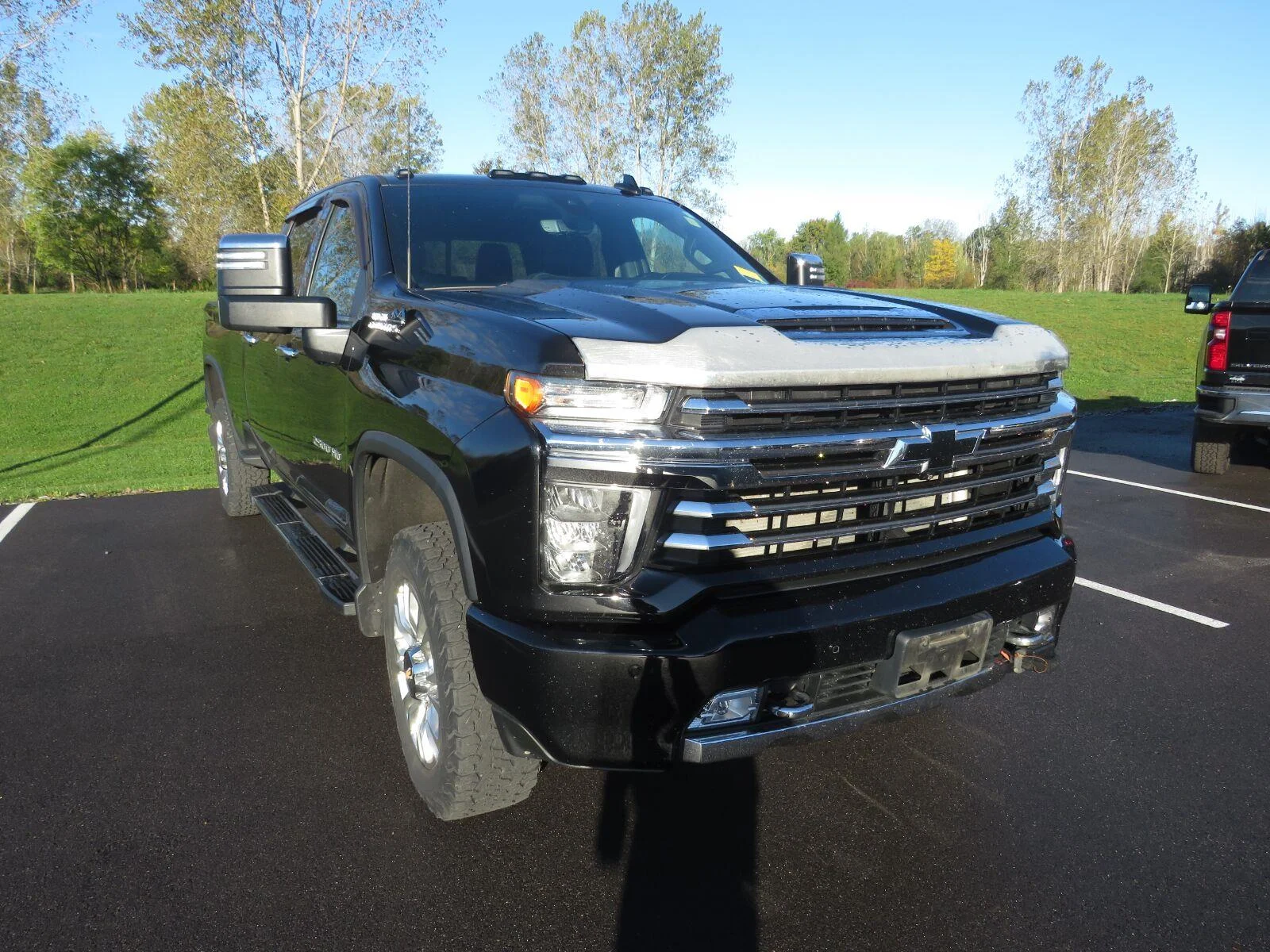 Used 2022 Mosaic Black Metallic Chevrolet High Country image 2