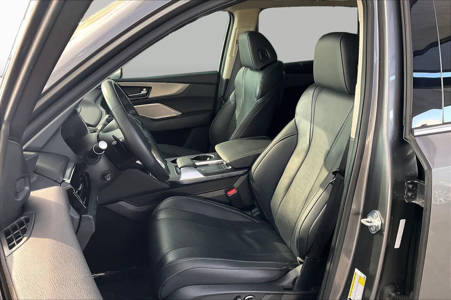 Used 2024 Liquid Carbon Metallic Acura w/Technology Package image 8