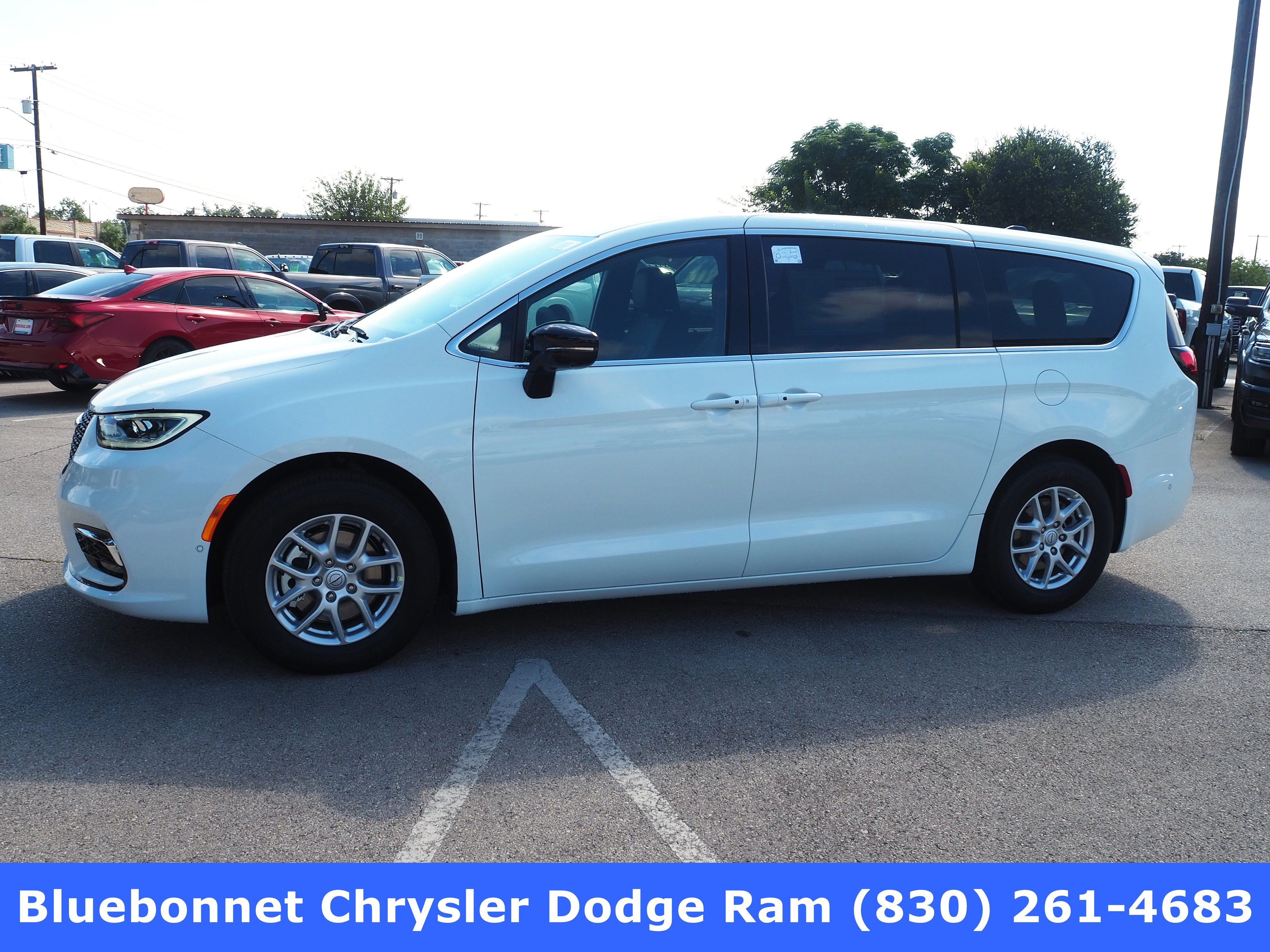 2025 Chrysler Pacifica Select