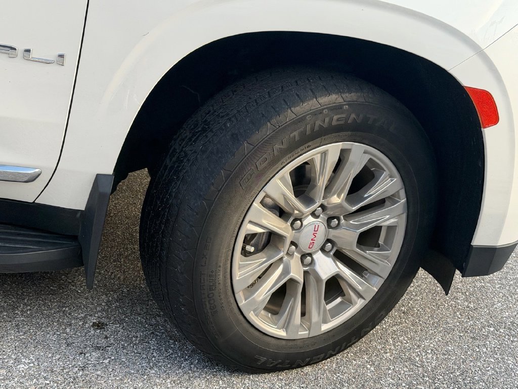 Used 2022 White GMC Denali image 9