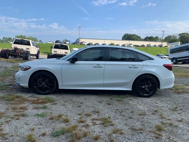 Used 2025 Platinum White Pearl Honda Sport image 5