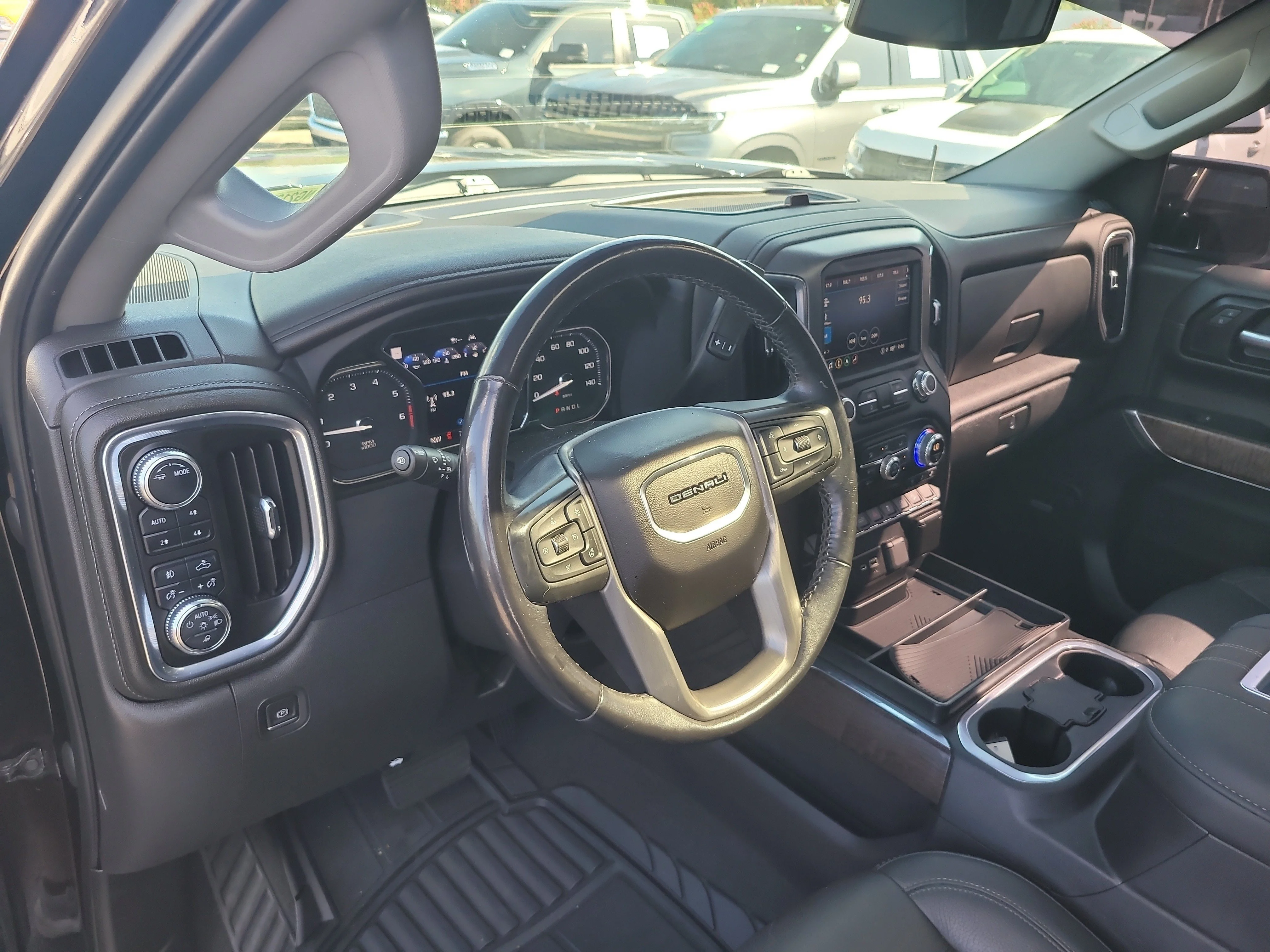 Used 2022 Onyx Black GMC Denali image 21