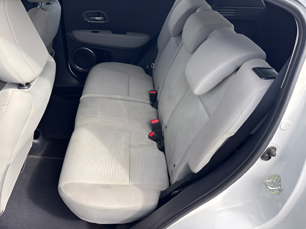 Used 2022 White Honda EX image 10