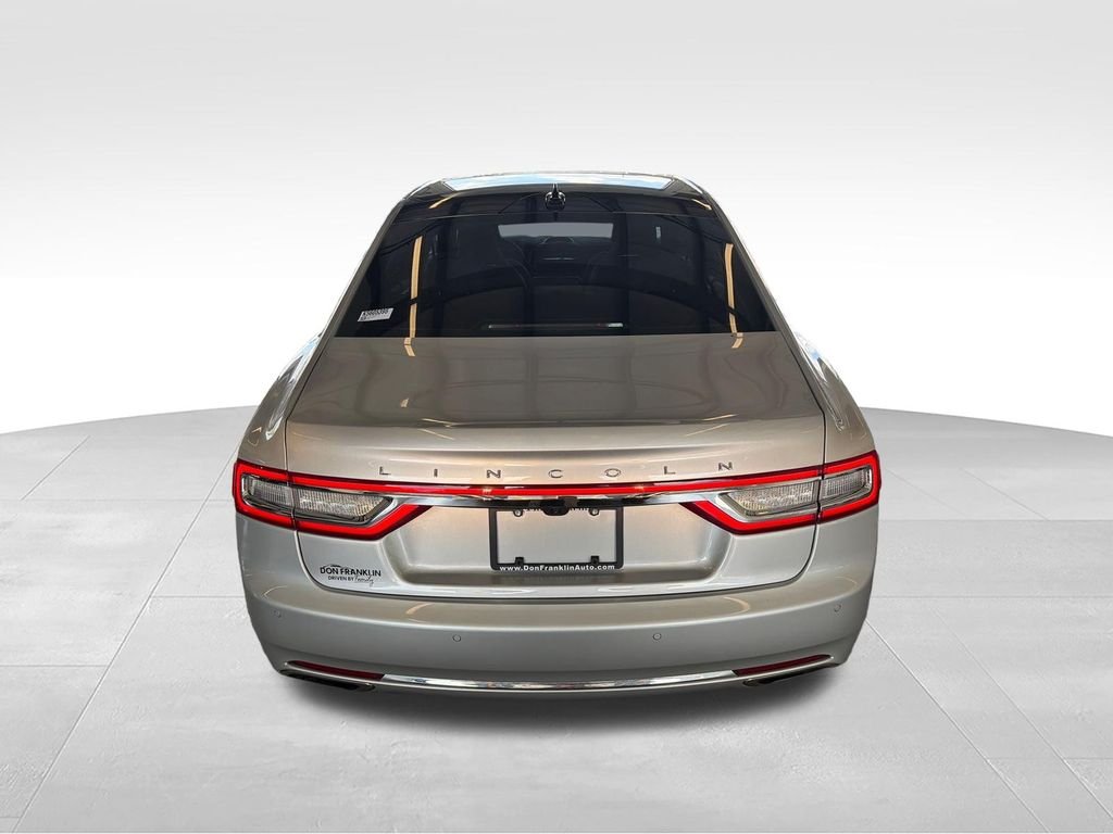 Used 2019 Silver Lincoln Reserve image 4