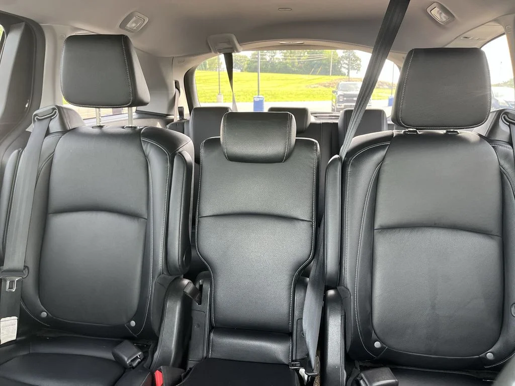 Used 2022 Black Honda EX-L image 22