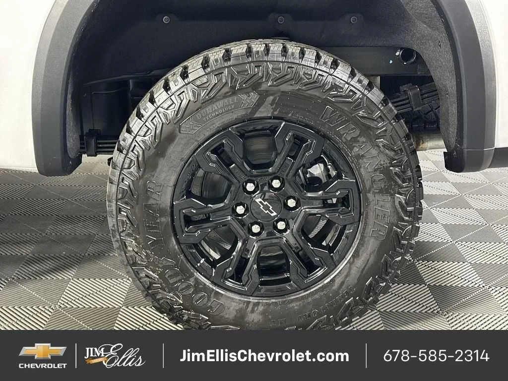 New 2026 Summit White Chevrolet ZR2 image 67