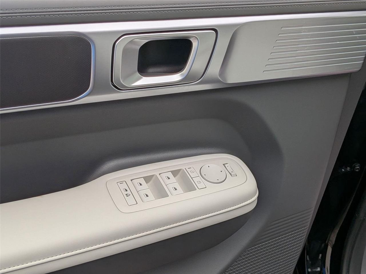 2026 Hyundai Santa Fe SEL - Photo 12