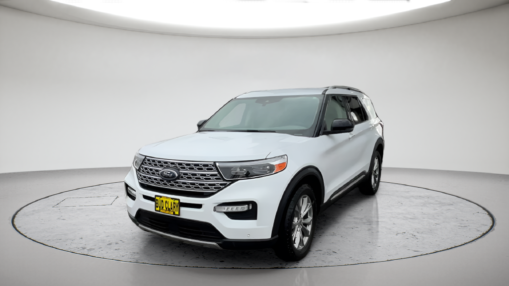 Used 2021 White Ford Limited image 1