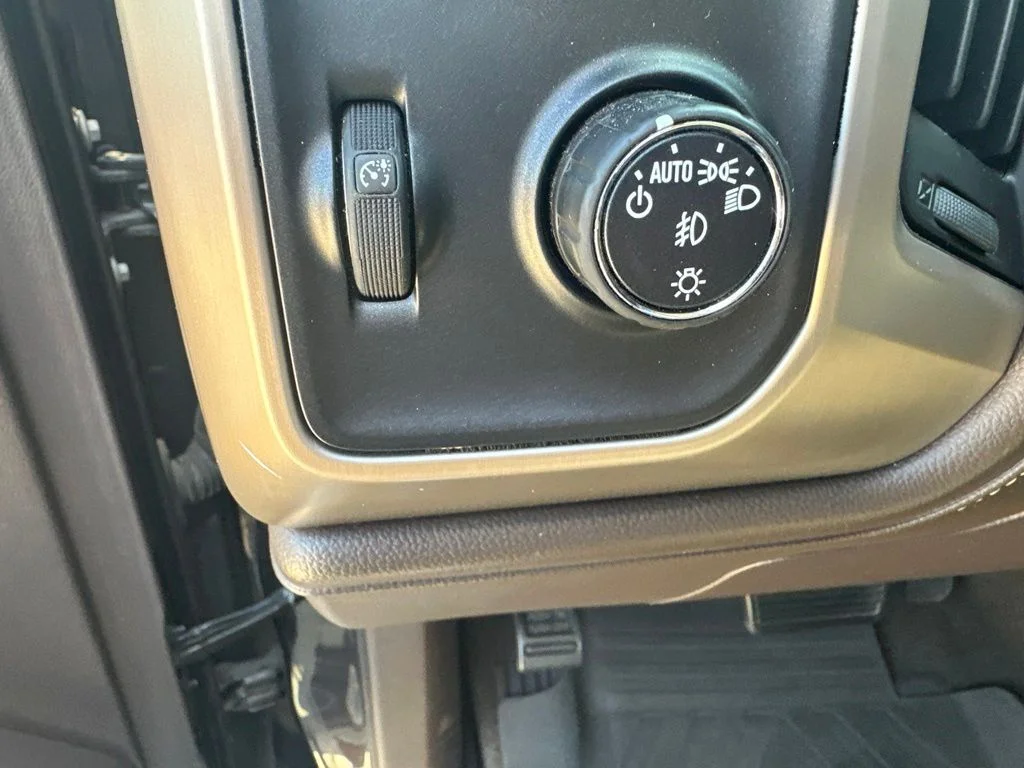 Used 2015 Gray GMC Denali image 12