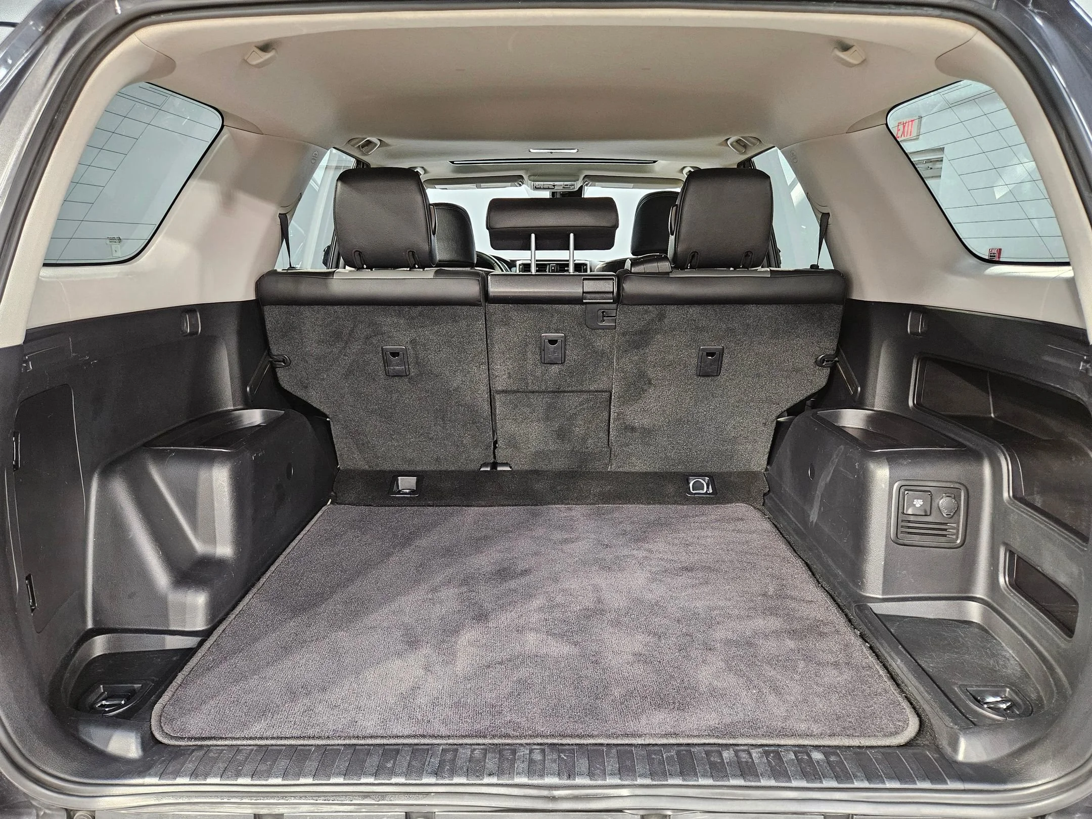Used 2023 Magnetic Gray Metallic Toyota SR5 Premium image 18