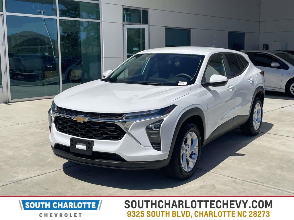 2024 Chevrolet Trax LS's photo
