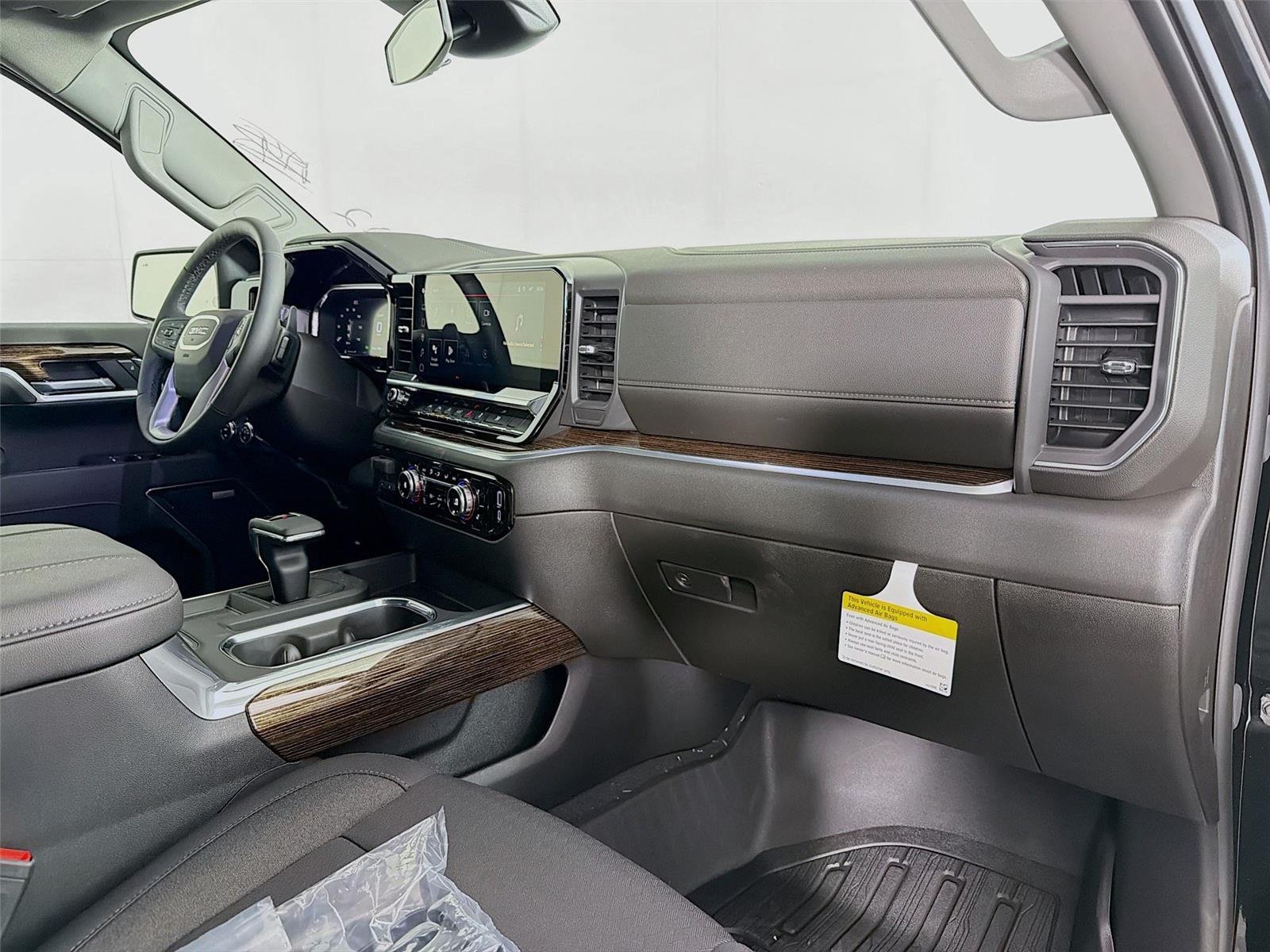 New 2026 Onyx Black GMC Elevation image 32