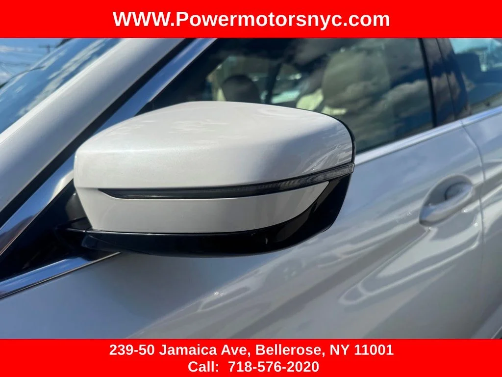 Used 2020 White BMW 530i xDrive image 13