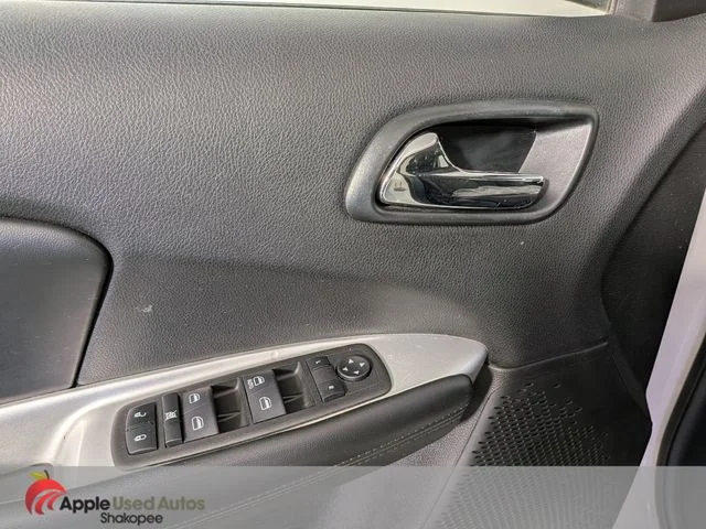 Used 2016 White Dodge Crossroad image 13