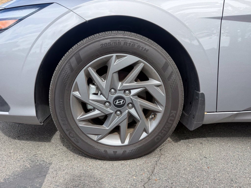 Used 2026 Silver Hyundai Blue image 7