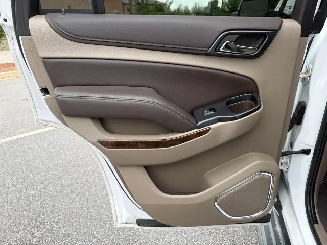 Used 2020 SUMMIT WHITE Chevrolet LT image 22