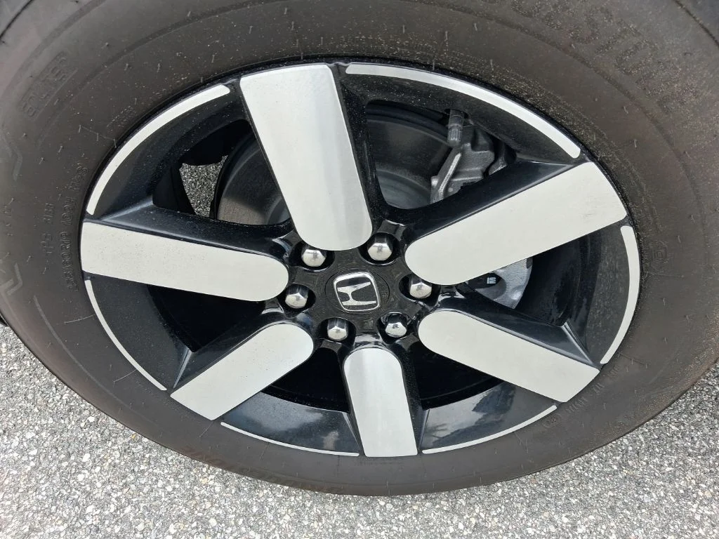 Used 2025  Honda Touring image 16