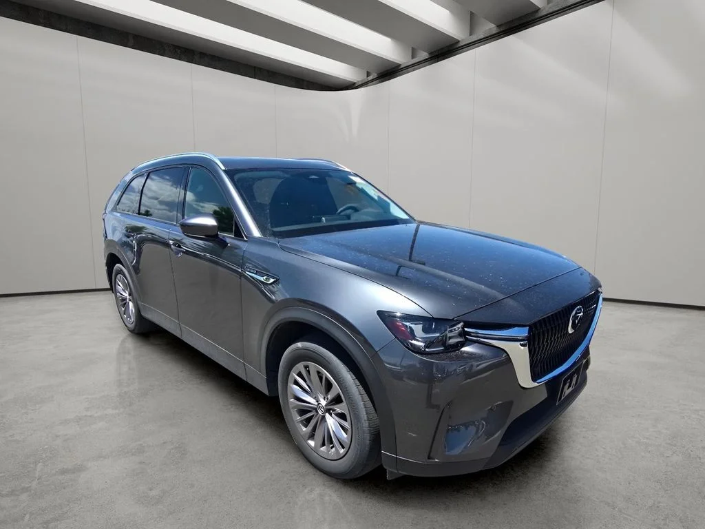 Used 2025 Machine Gray Metallic Mazda Preferred Package image 13