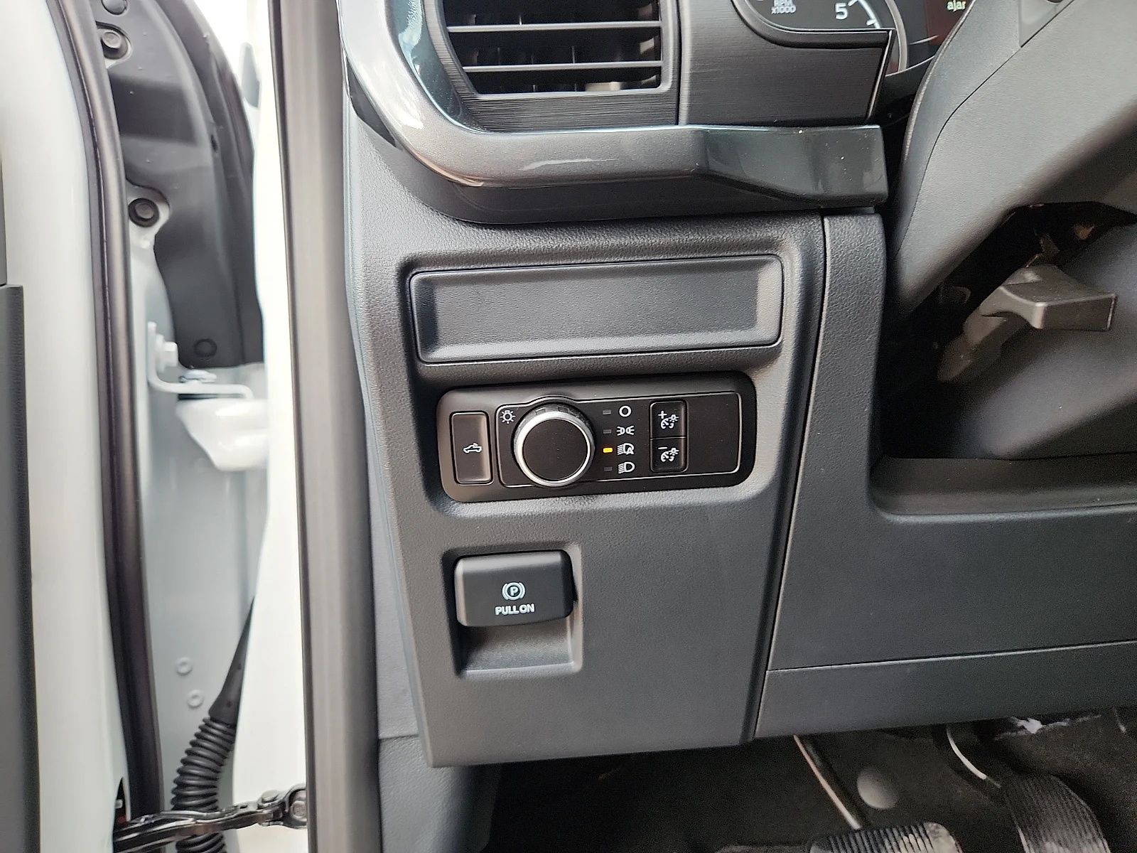 New 2026 Oxford White Ford STX image 16