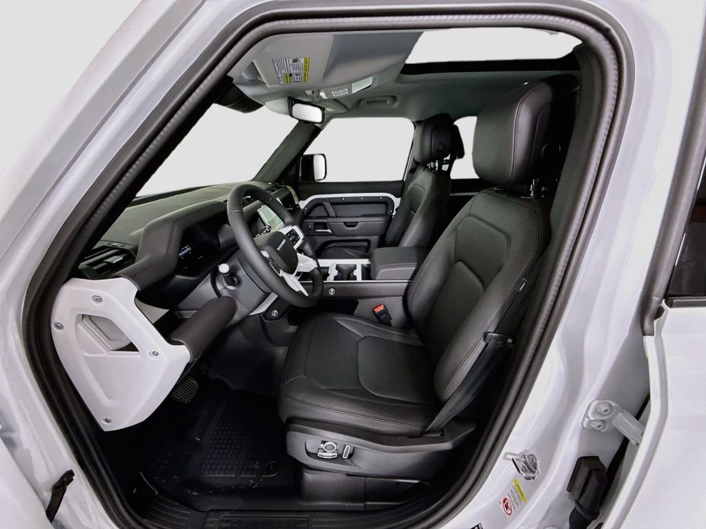New 2026 Fuji White Land Rover S image 21
