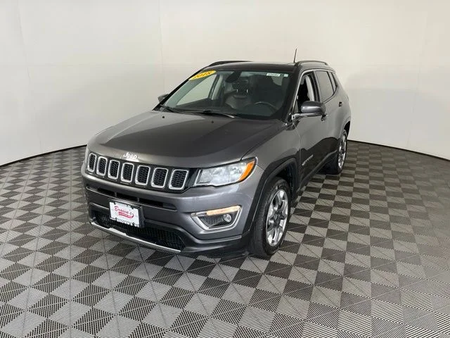 Used 2018 Gray Jeep Limited image 3