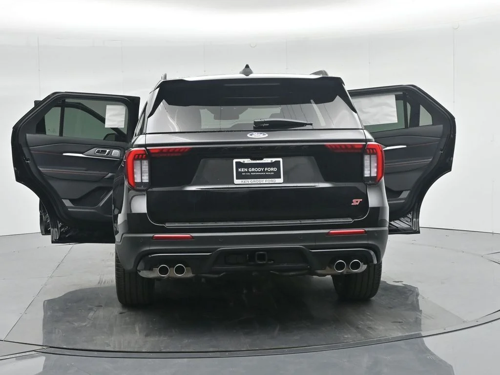 New 2026 Agate Black Metallic Ford ST image 17