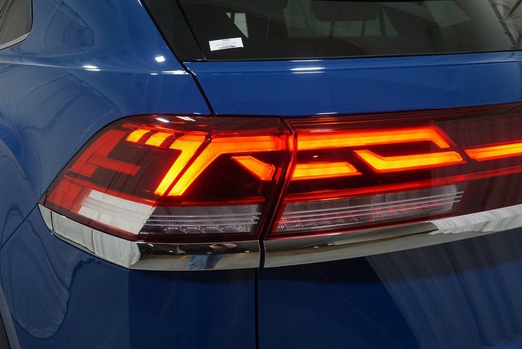 2025 Volkswagen Atlas Cross Sport SE w/Tech - Photo 37