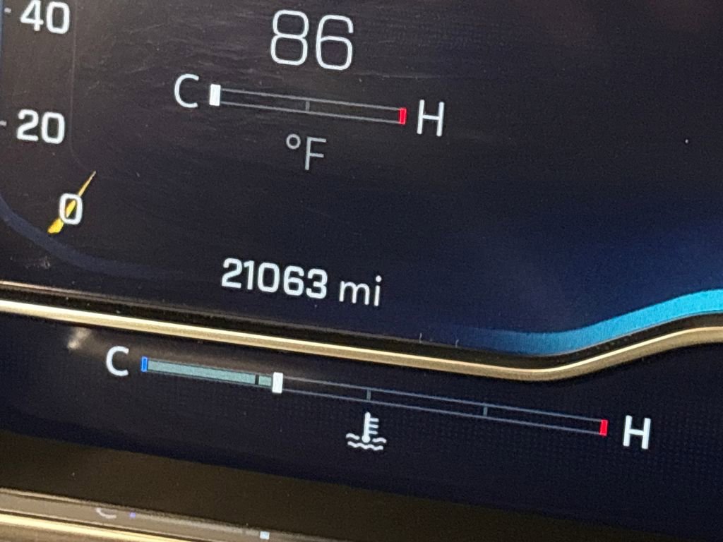 Used 2024 Summit White Chevrolet RST image 22