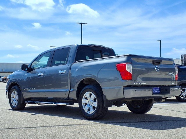 Used 2018 Gray Nissan SV image 5