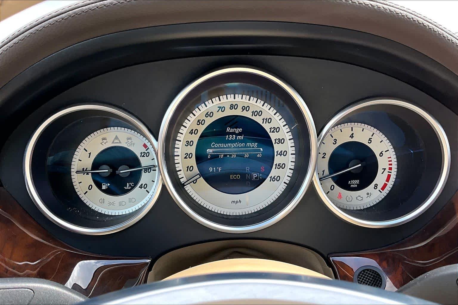 Used 2014 Diamond White Metallic Mercedes-Benz CLS 550 image 25