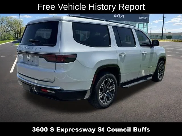 Used 2022 Silver Jeep Series III image 3