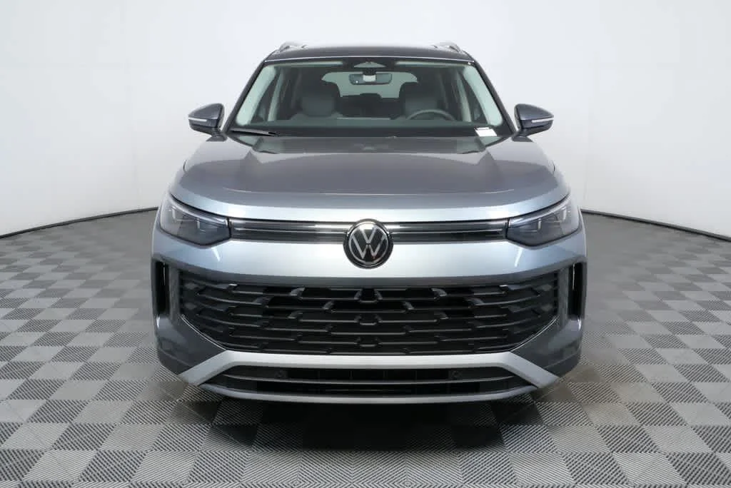 New 2026 Platinum Gray Metallic Volkswagen SE image 21