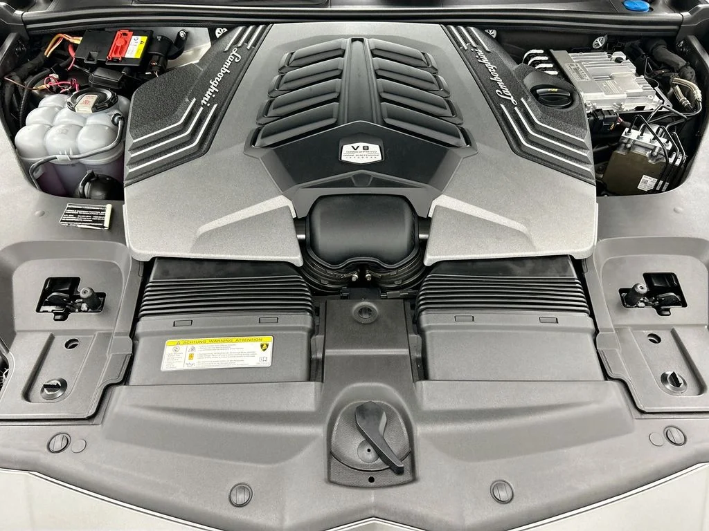 Used 2021  Lamborghini  image 28